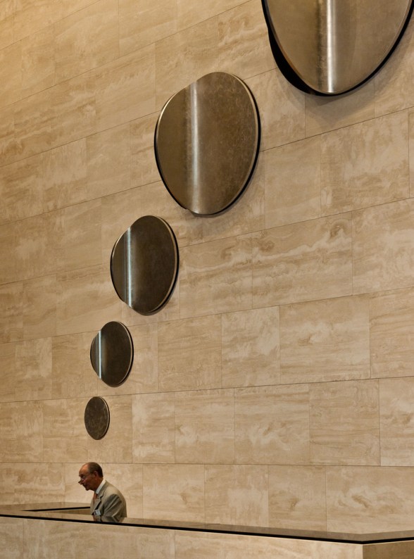 "Mindless" Nikon D3X 24.0-70.0 mm f/2.8 ƒ/7.1 60.0 mm 1/25 800 Flash (off, did not fire)